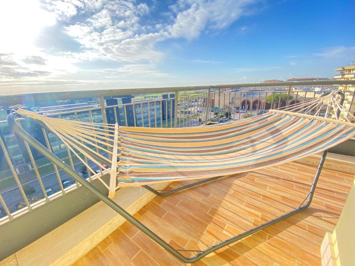 Golden Hour Apartment - Panoramic Terrace 피우미치노 외부 사진